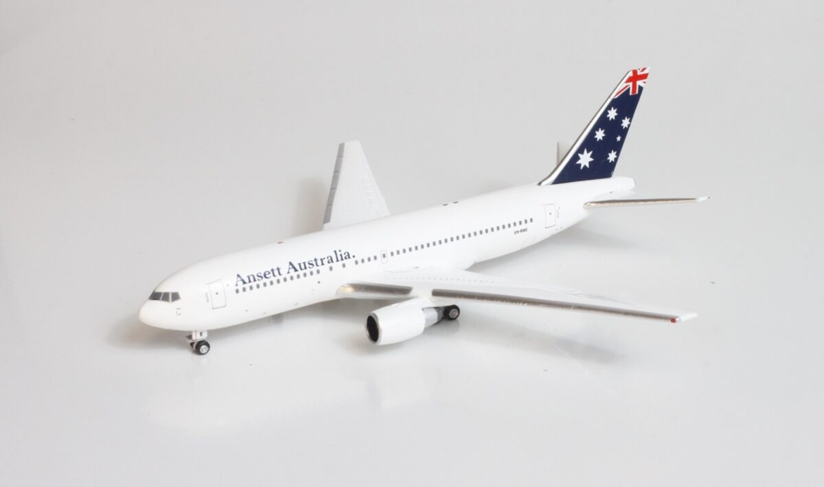 ansett_australia_boeing_767_200_vh_rme_aeroclassics_ac419650_die_cast_scale_1_400