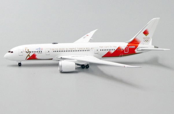 Boeing 787-8 Torch Relay JA837J With Antenna