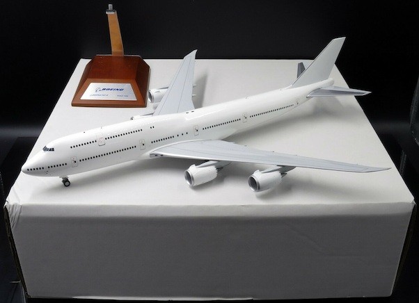 Boeing 747-8i Blank With Stand