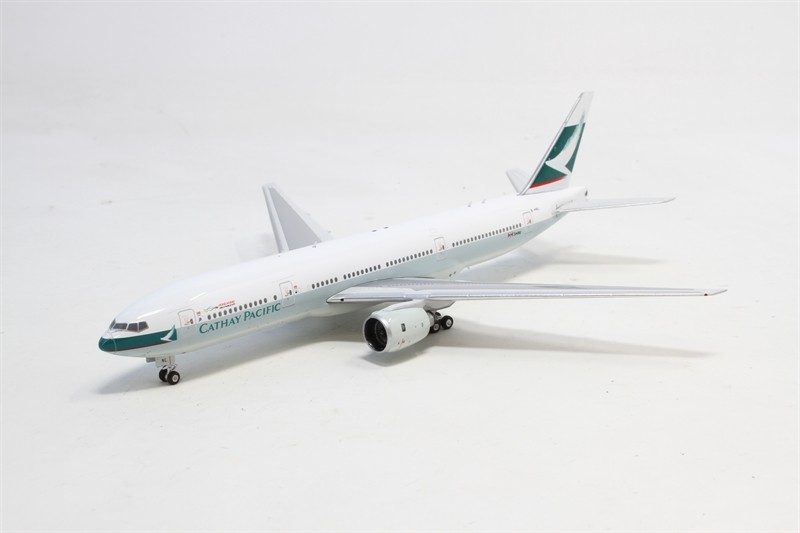 Boeing 777-367ER Cathay Pacific B-HNO