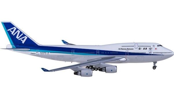 Boeing 747-400 ANA JA8097