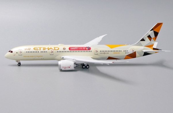 Boeing 787-9 Etihad Airways "TMALL Livery" A6-BLM Flap Down