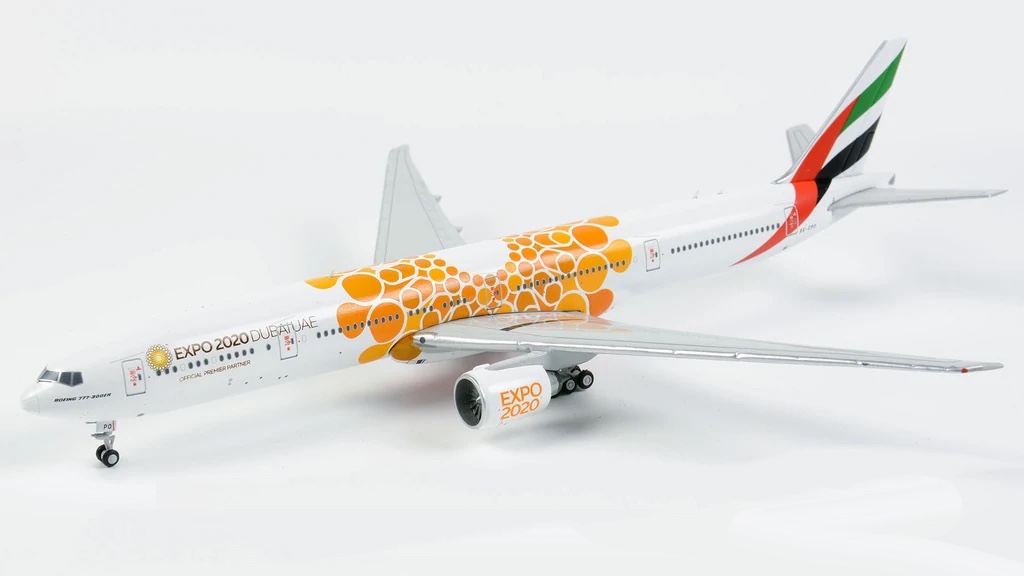Boeing 777-300ER Emirates "Orange EXPO 2020" A6-EPO