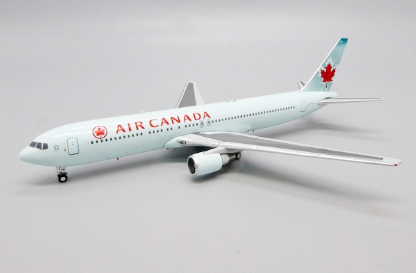 Boeing 767-300ER Air Canada C-FTCA
