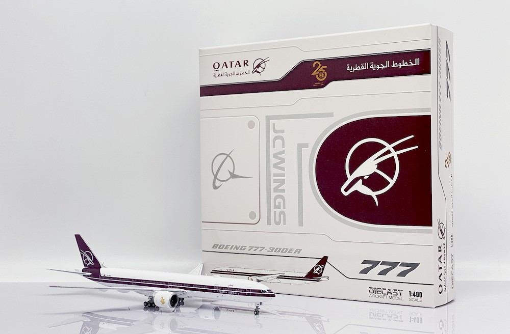 Boeing 777-300ER Qatar Airways "Retro Livery" A7-BAC