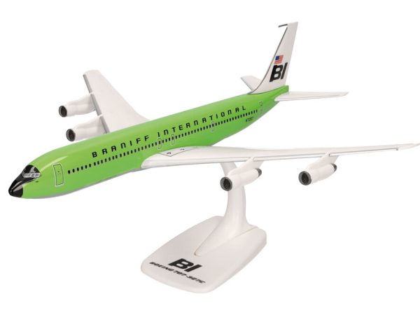 Boeing 707-300 Braniff solid lime green N7097