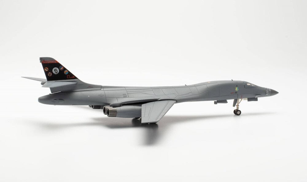 herpa_wings_572903_b1b_lancer_usaf_28th_bw_doolittle_raid_80_anniversary_xbd_198803_4
