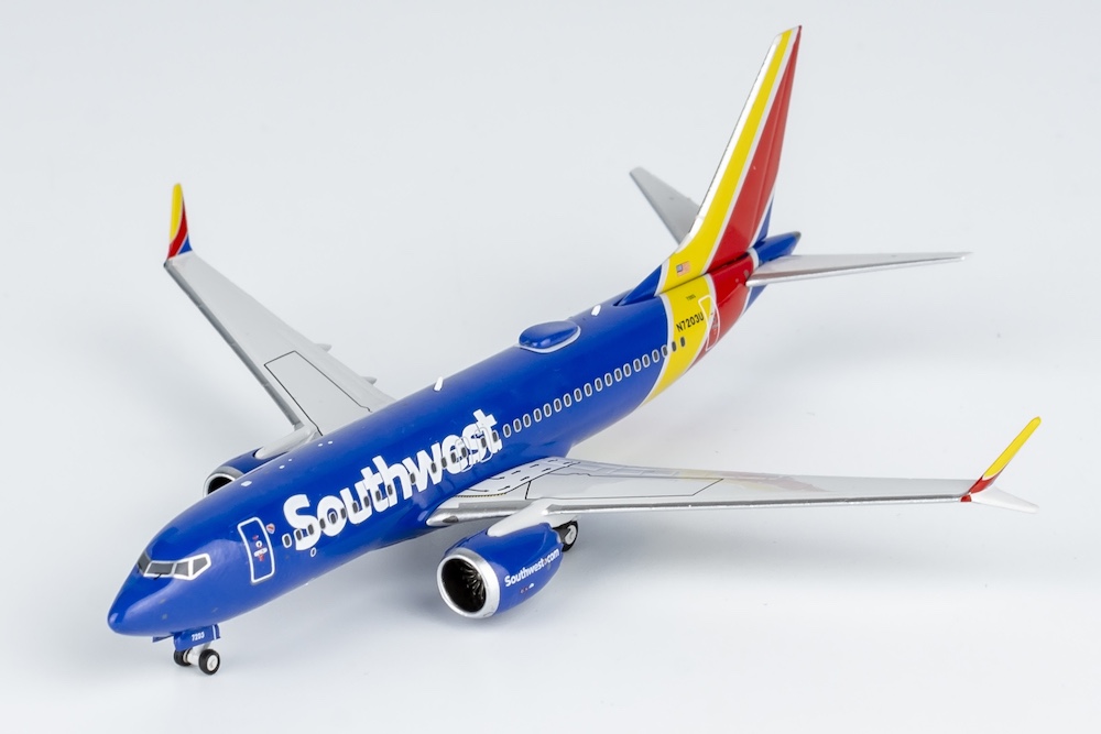 Boeing 737 MAX 7 Southwest Airlines N7203U