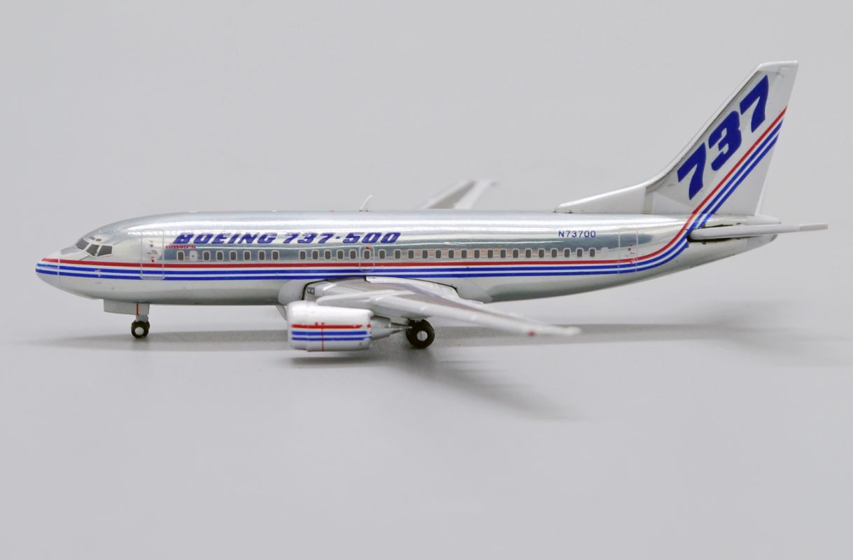 Boeing House Colors Boeing 737-500