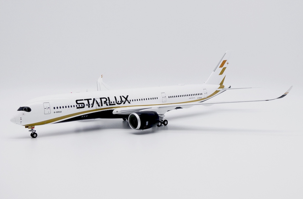 Airbus A350-900 Starlux Airlines B-58502