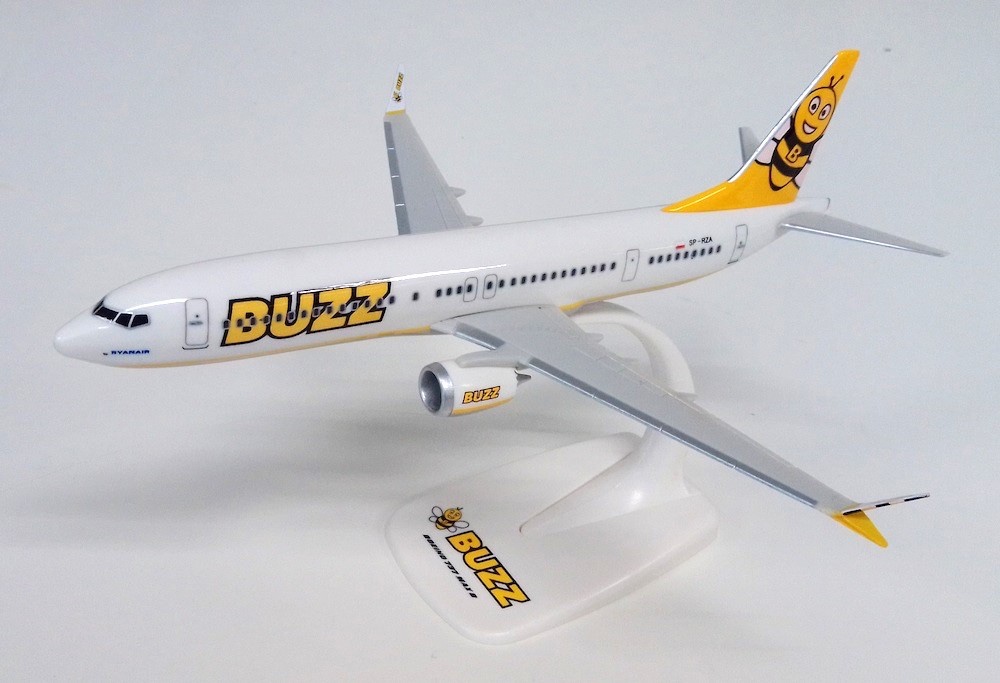 Boeing 737 MAX 8 Buzz SP-RZA