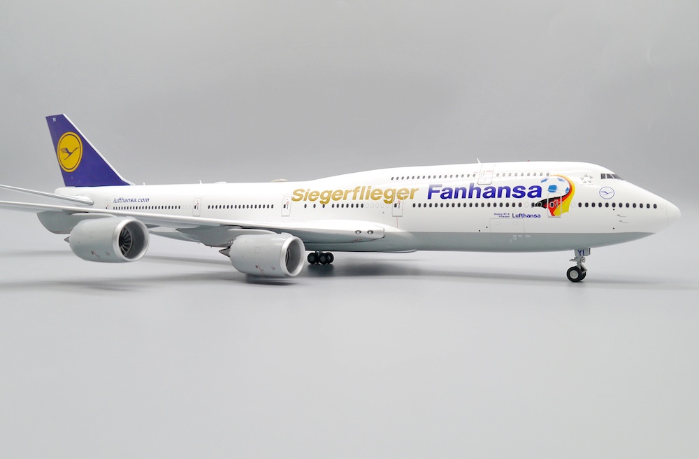 jc_wings_ew2748004_boeing_747_8_lufthansa_fanhansa_siegerflieger_d_abyi_xc6_210427_3_2