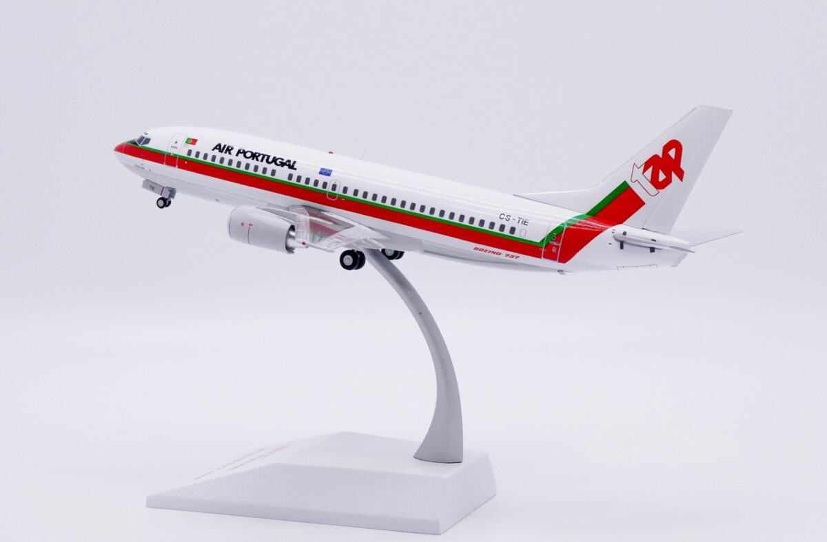 thumbnail_TAPB737TIE200_24