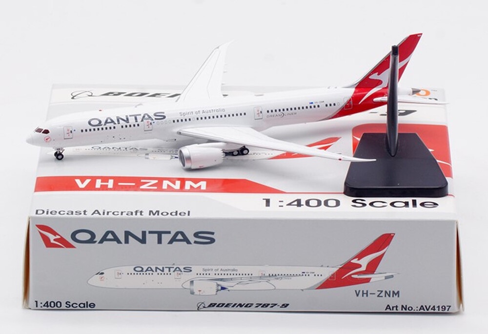 Boeing 787-9 Dreamliner Qantas VH-ZNM detachable gear