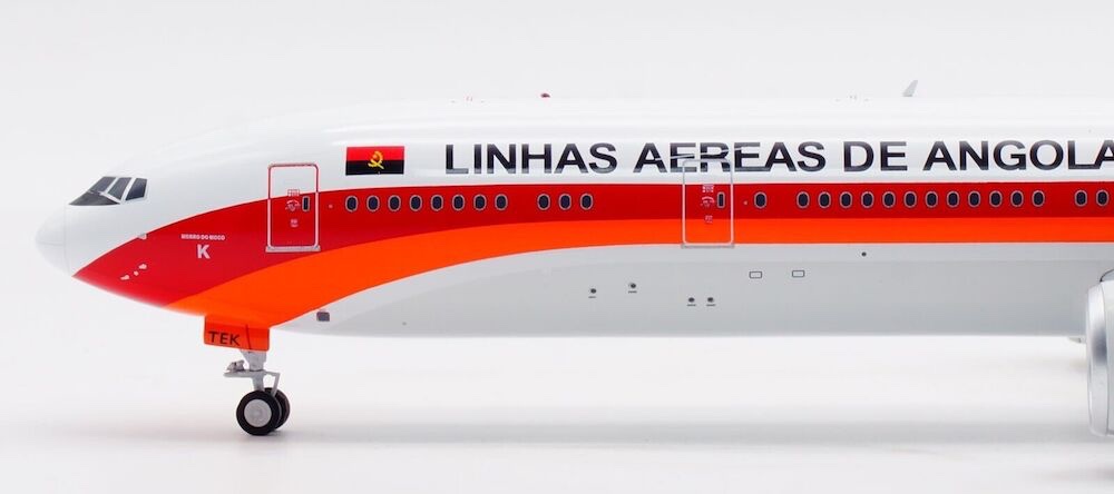 retro_models_rm77301_boeing_777_300er_taag_angola_airlines_d2_tek_x01_199961_4